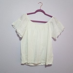 Off-the-shoulder top